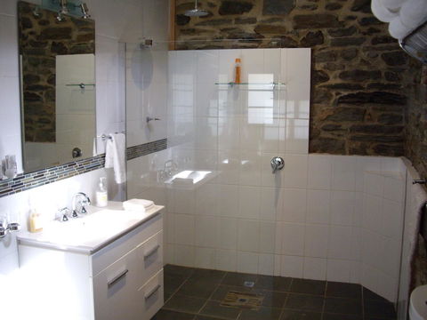 1860 Wine Country Cottages - Accommodation QLD 19