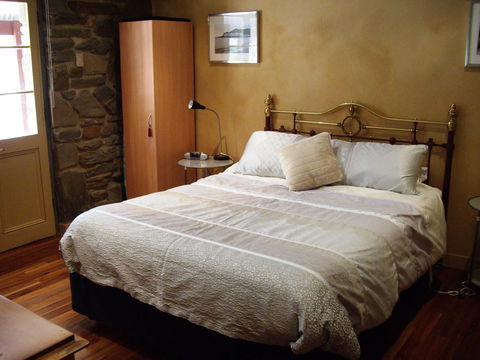 1860 Wine Country Cottages - Accommodation QLD 11