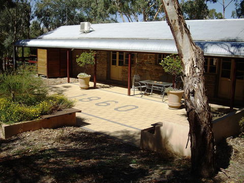 1860 Wine Country Cottages - Accommodation QLD 5