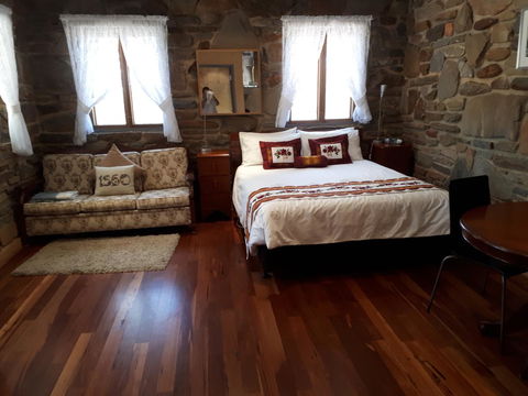 1860 Wine Country Cottages - Accommodation QLD 1