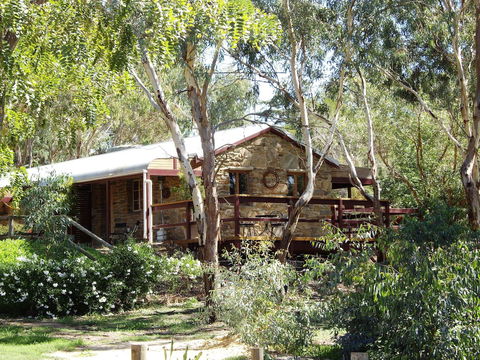 1860 Wine Country Cottages - Accommodation QLD 0