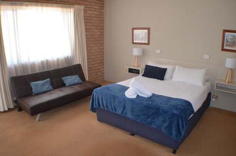 Deer Park Motor Inn Armidale - Accommodation QLD 8