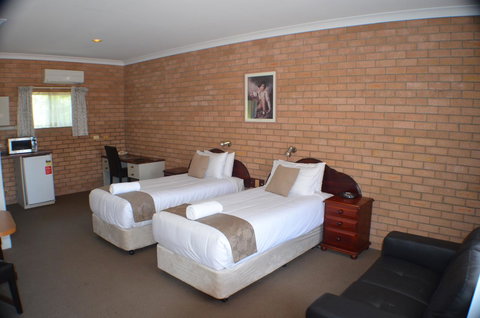 Deer Park Motor Inn Armidale - Accommodation QLD 3