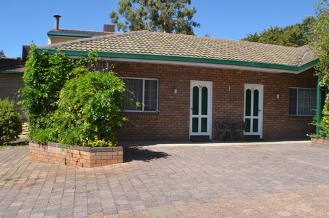 Deer Park Motor Inn Armidale - Accommodation QLD 37