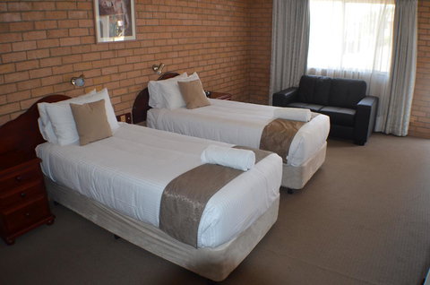 Deer Park Motor Inn Armidale - Accommodation QLD 4