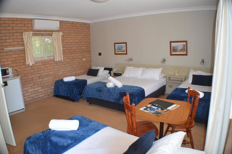 Deer Park Motor Inn Armidale - Accommodation QLD 9