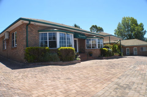 Deer Park Motor Inn Armidale - Accommodation QLD 32