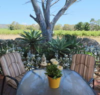 Linger Longer Vineyard - Accommodation QLD