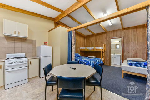 Millicent Hillview Caravan Park - Accommodation QLD 18