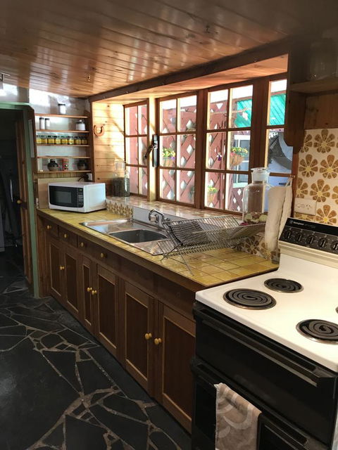 Cosy Nook - Accommodation QLD 22