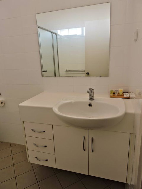 Highway One Motel - Accommodation QLD 20