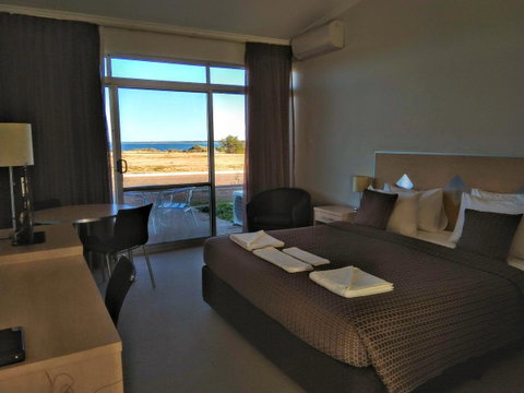 Highway One Motel - Accommodation QLD 8