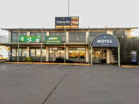 Highway One Motel - Accommodation QLD 14