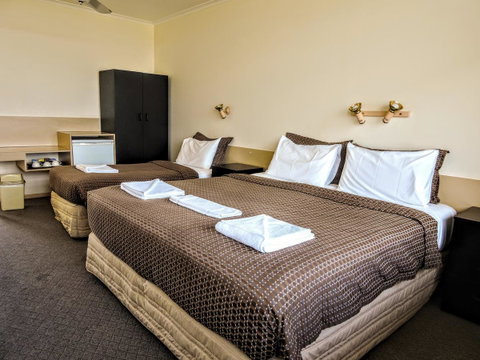 Highway One Motel - Accommodation QLD 26