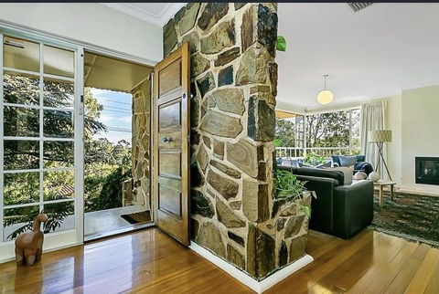 Stunning House With Beautiful Entertainment Area!! - Accommodation QLD 0