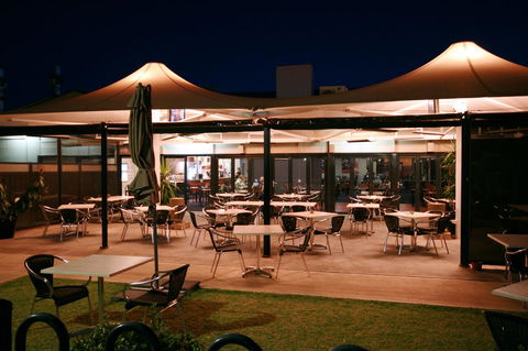 Sundowner Motel Hotel - Accommodation QLD 0