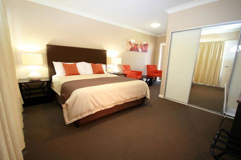 Sundowner Motel Hotel - Accommodation QLD 5