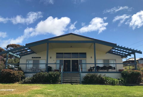 Emu Bay Lodge - Accommodation QLD 0