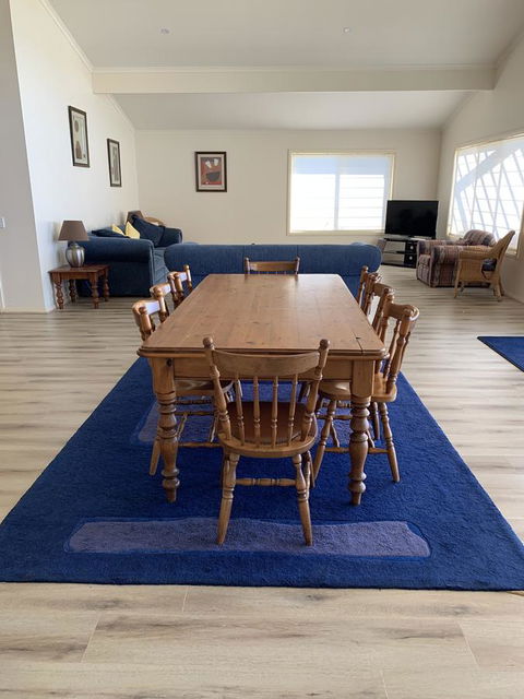 Emu Bay Lodge - Accommodation QLD 8