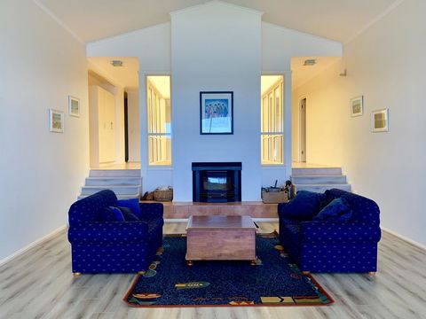 Emu Bay Lodge - Accommodation QLD 4