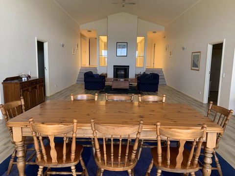 Emu Bay Lodge - Accommodation QLD 3