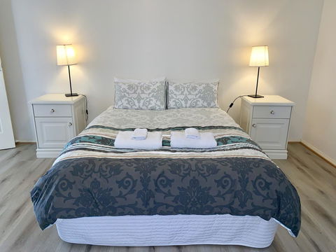 Emu Bay Lodge - Accommodation QLD 9