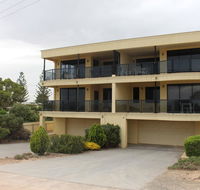 The Lighthouse - Beachfront Accommodation - Accommodation QLD