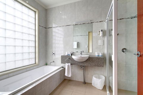 Strath Motel - Accommodation QLD 16
