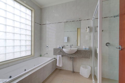 Strath Motel - Accommodation QLD 15