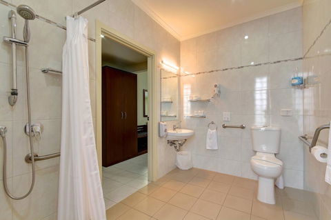 Strath Motel - Accommodation QLD 12