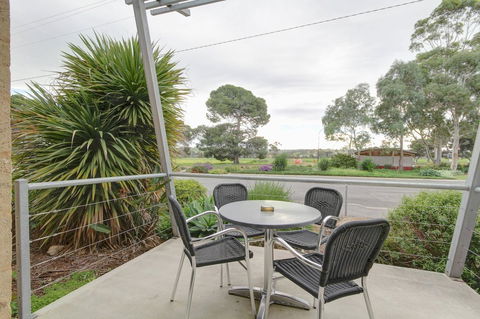 Strath Motel - Accommodation QLD 4