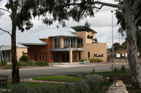 Strath Motel - Accommodation QLD 7