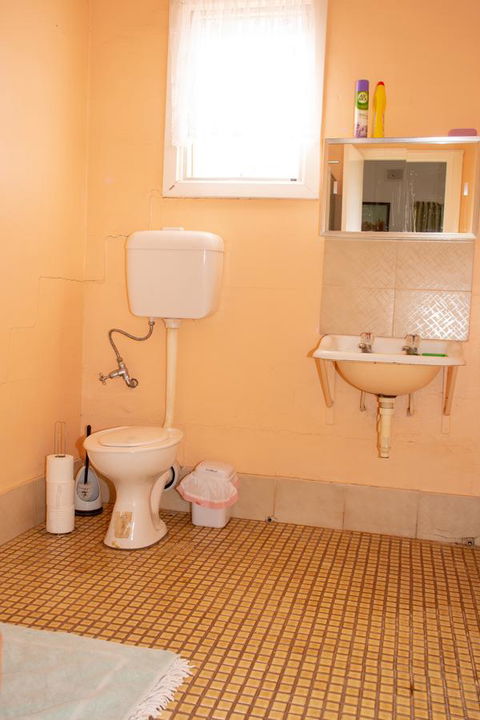 Kimba Units - Accommodation QLD 22