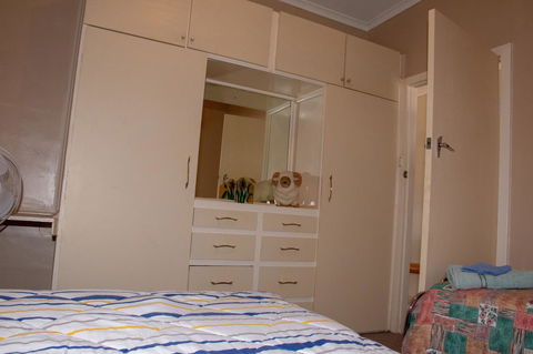 Kimba Units - Accommodation QLD 12