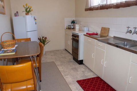 Kimba Units - Accommodation QLD 7