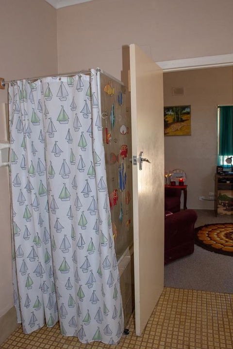 Kimba Units - Accommodation QLD 11