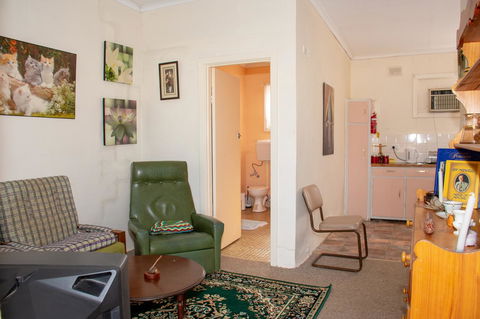 Kimba Units - Accommodation QLD 17