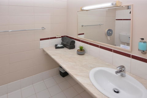 Motel Poinsettia - Accommodation QLD 11