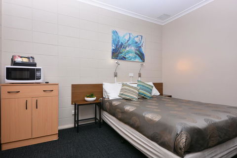 Motel Poinsettia - Accommodation QLD 26