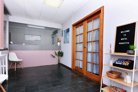 Motel Poinsettia - Accommodation QLD 1