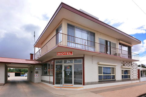 Motel Poinsettia - Accommodation QLD 13