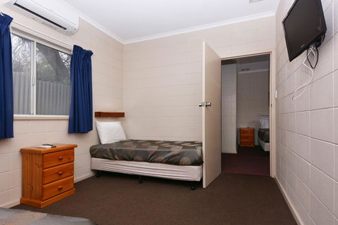 Motel Poinsettia - Accommodation QLD 17