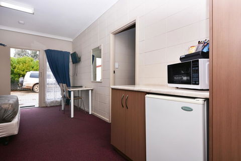 Motel Poinsettia - Accommodation QLD 15
