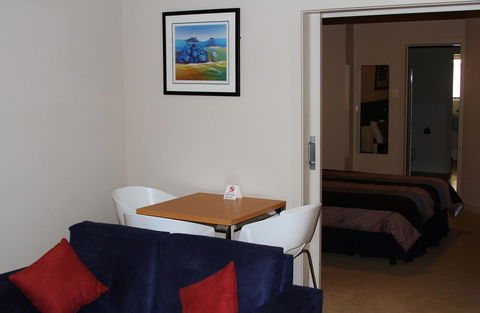 Pier Number 10 - Accommodation QLD 14