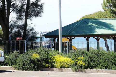 Pier Number 10 - Accommodation QLD 15