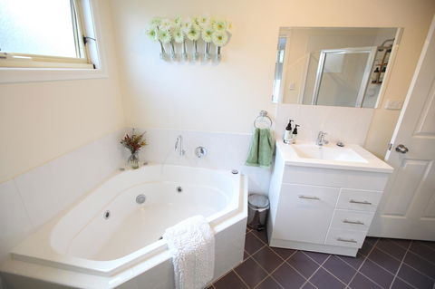 One Tree Bed And Breakfast - Accommodation QLD 10