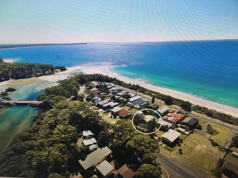Arena Blanca Holiday Home - Accommodation QLD 0