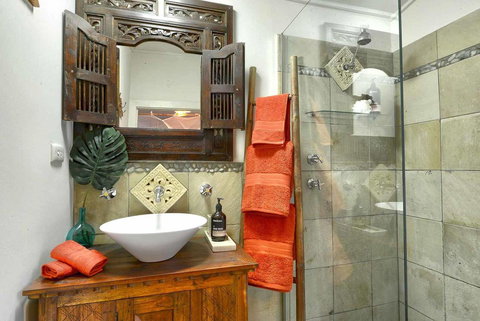 The Lotus Eater - Accommodation QLD 16