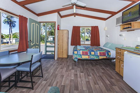 Echo Holiday Parks - Naracoorte - Accommodation QLD 43