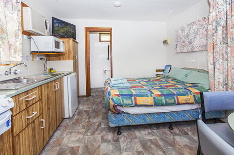 Echo Holiday Parks - Naracoorte - Accommodation QLD 11